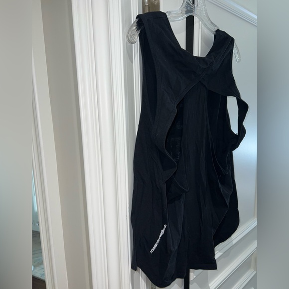 Beachbody black tank top with front graphic - Picture 2 of 2